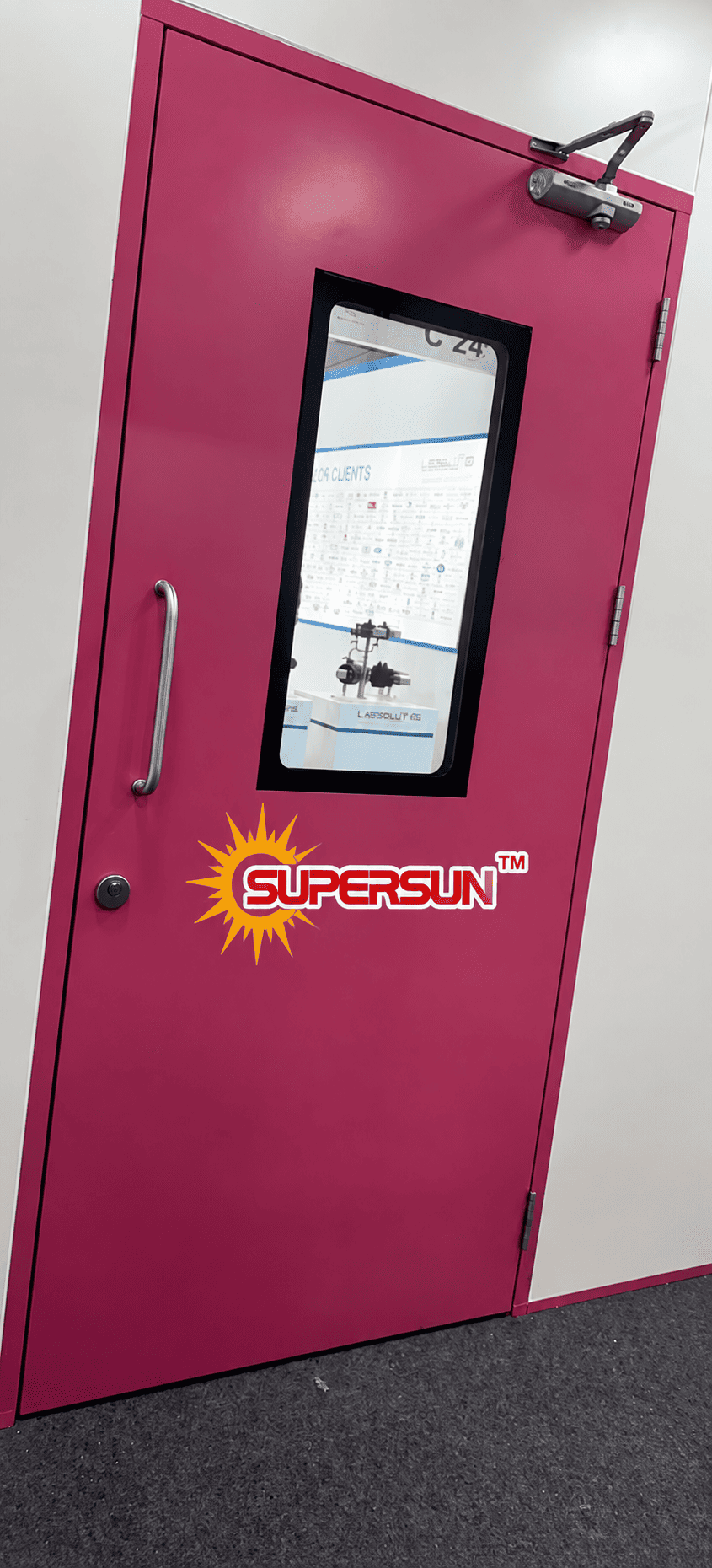Clean room door for controlled environment